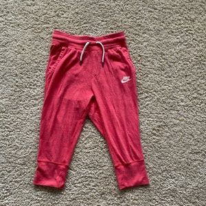 Nike girls M cropped coral baggy sweatpants